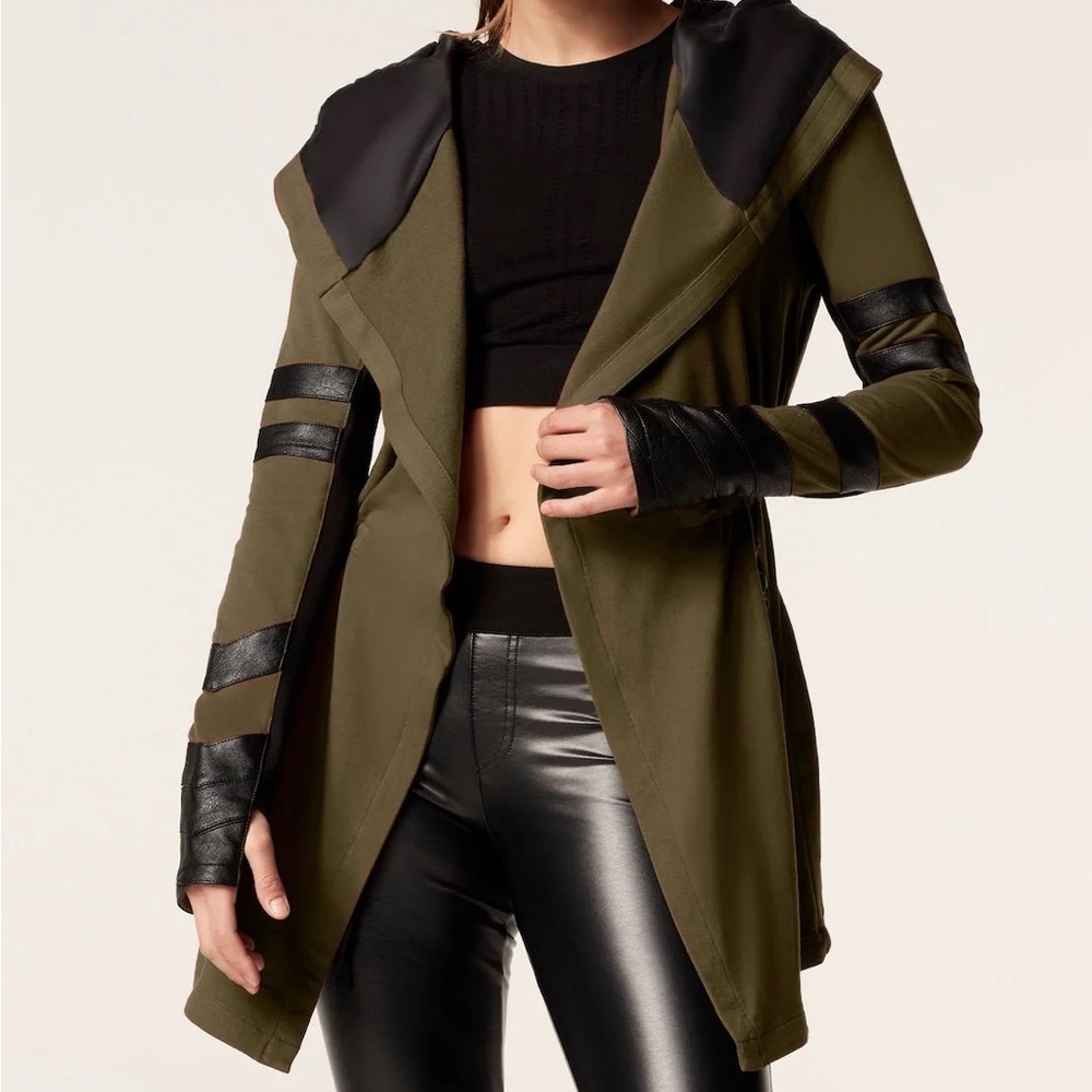 blanc noir Maitri Traveler Jacket olive